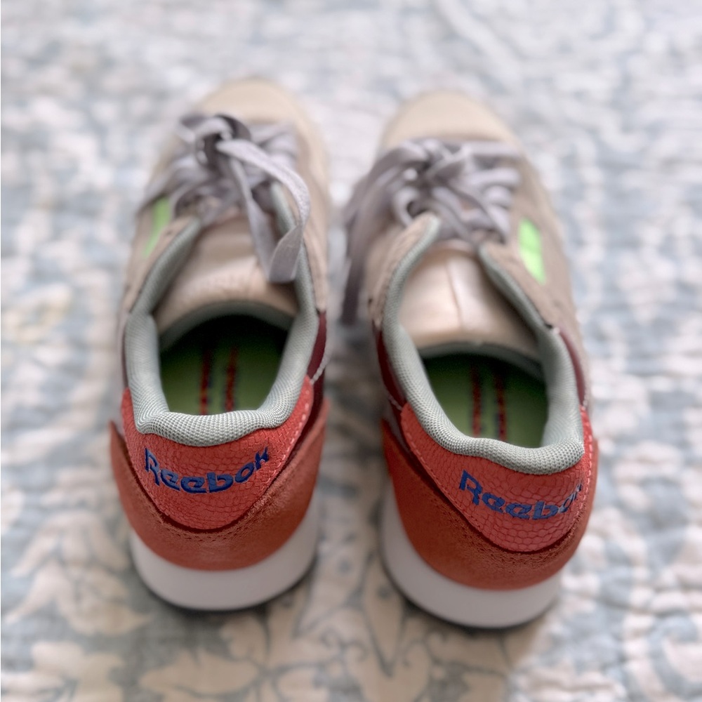 Reebok Cream, Red, and Tan Casual Sneakers NWOT - Picture 3 of 4